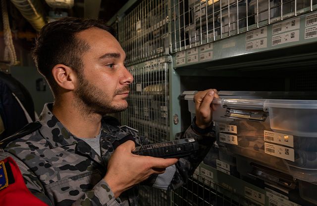 Warehouse Storeperson Submariner